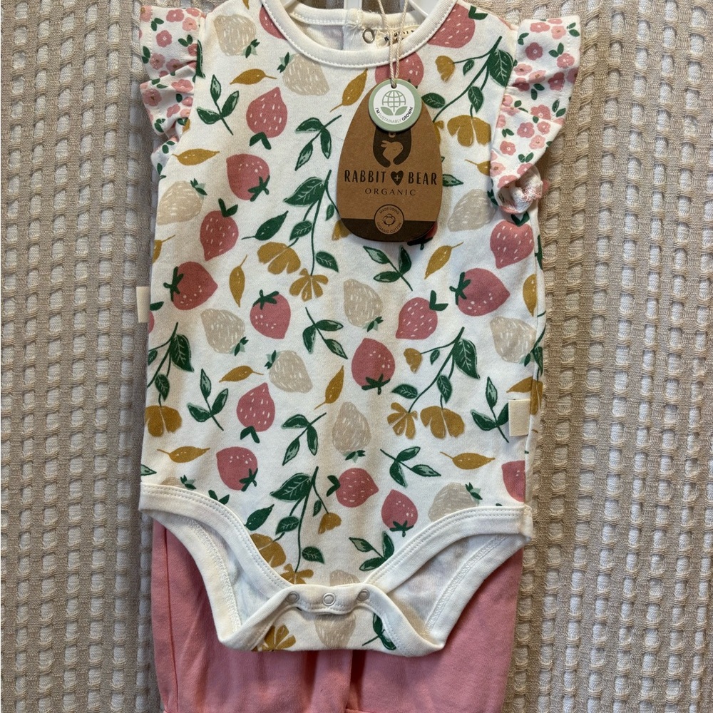 Rabbit & Bear Organic Strawberry Print Baby Set
